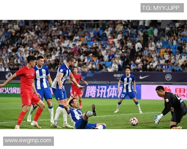 巴顿精彩破门得分助力球队逆转局势展现非凡实力