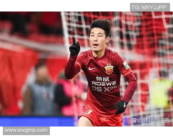 武磊精彩头球攻门助力球队逆转胜利展现出色竞技状态 武磊精彩头球攻门助力球队逆转胜利展现出色竞技状态